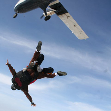 Eran Yoran SkyDiving 369x369